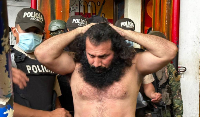 Operación sorpresa: Alias Fito y peligrosos reos trasladados a La Roca