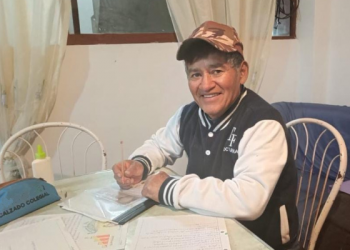 A los 70 años, Juan Pinda inicia una nueva historia con la educación