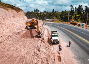 Con USD 104,1 millones, el Gobierno invierte en la vía Yambo–Ambato