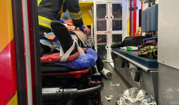 Siniestro al norte de Quito: auto y moto chocaron y hubo dos heridos