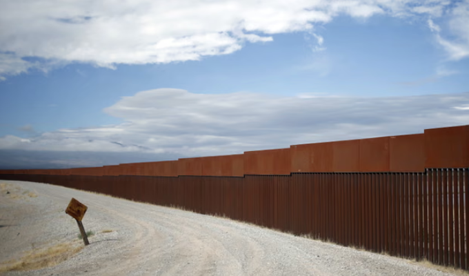 Cierran el cielo en Texas por incidente con dron y láser militar