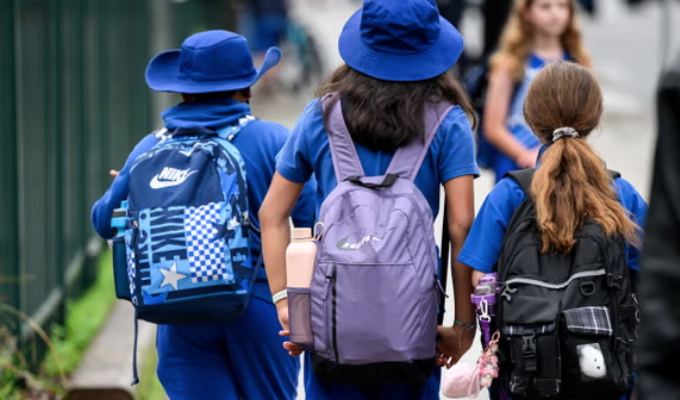 Escuelas públicas en Australia pierden alumnos