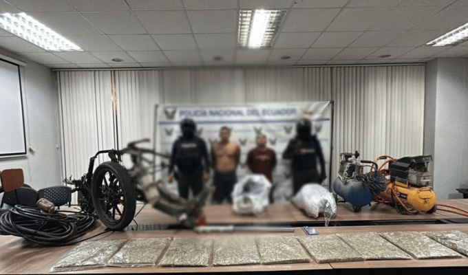 Persecución policial en Quevedo terminó con dos aprehendidos