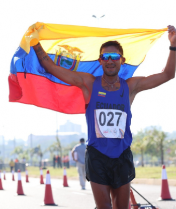 Deportistas de Alto Rendimiento reciben pago de incentivos económicos