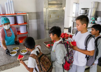ONU amplía alimentación escolar para 85.000 estudiantes