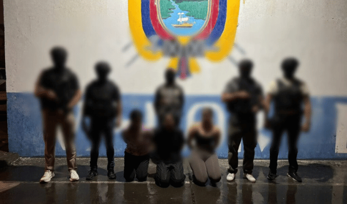 Cayeron tres presuntas extorsionadoras de Los Lobos en operativo