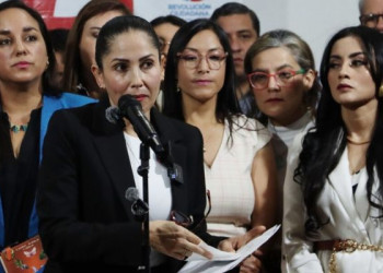 Luisa González llegó al TCE por cuentas de campaña bajo la lupa