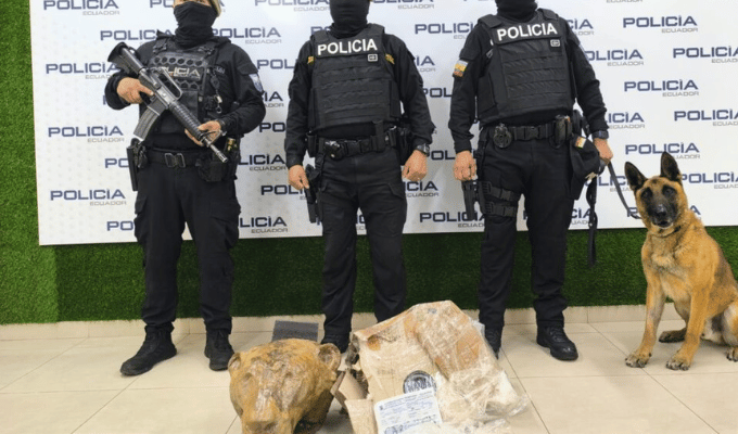 Can detectó caja sospechosa en bus que cubría la ruta Tulcán-Quito