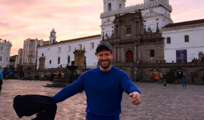 Pablo Alborán se dejó ver feliz en Quito antes de su concierto
