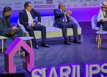 Canciller de la Universidad Indoamérica brilló en congreso en España