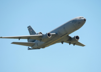 Pasajes de avión subirán de precio por guerra en Irán, alerta la IATA