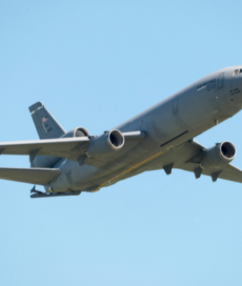 Pasajes de avión subirán de precio por guerra en Irán, alerta la IATA