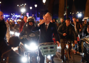 París gira a la izquierda: Emmanuel Grégoire gana la alcaldía