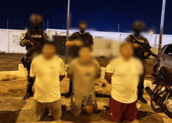 Caen tres sospechosos por extorsión y frenan amenazas a buses