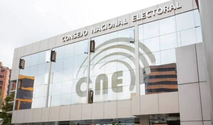 CNE adelanta elecciones y desata una ola de críticas en Ecuador