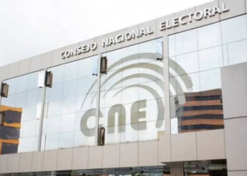 CNE adelanta elecciones y desata una ola de críticas en Ecuador