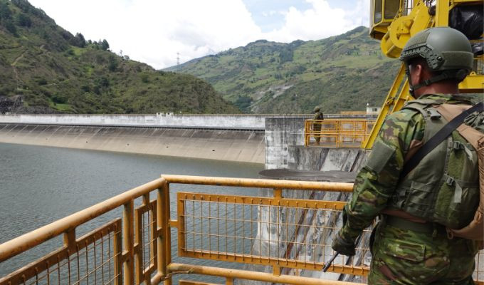 Mazar arranca abril con 13 metros menos y crece la tensión por la luz