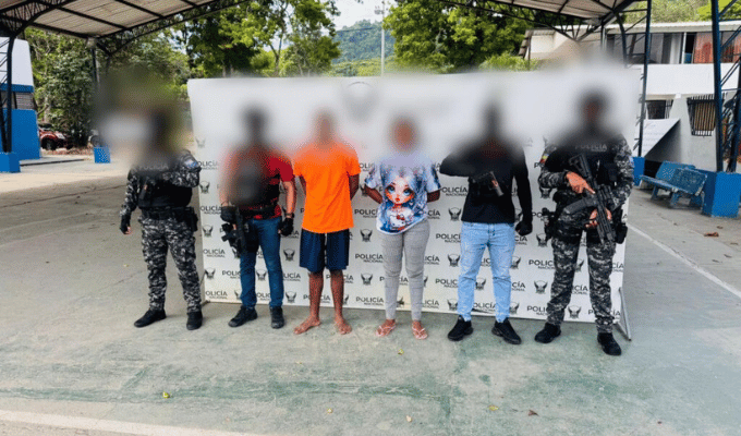 Dos detenidos por presunta extorsión en Esmeraldas