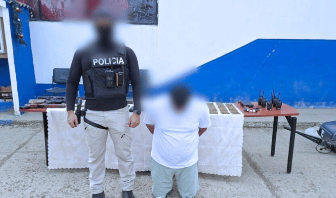 Caen con fusiles y granadas en operativo policial en Puerto López