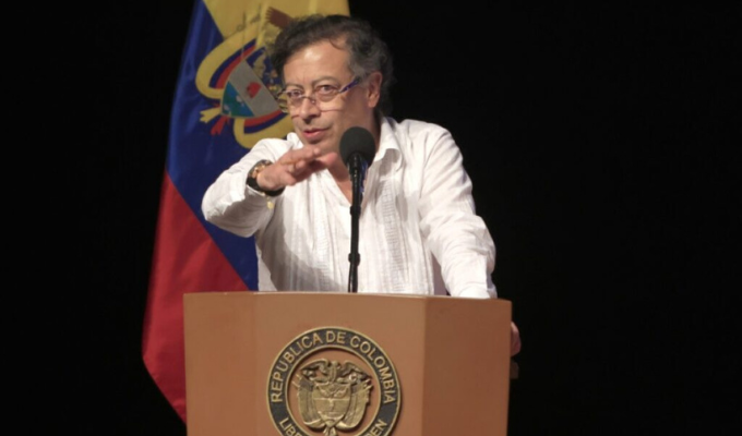 Petro explota por medida de Ecuador y habla del fin del Pacto Andino
