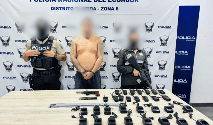 Cae alias “Colorado” en Guayaquil con arma y radios de comunicación