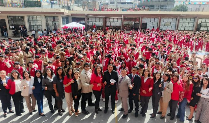 Más de 22 mil docentes de la Zona 3 reciben homenaje por su vocación