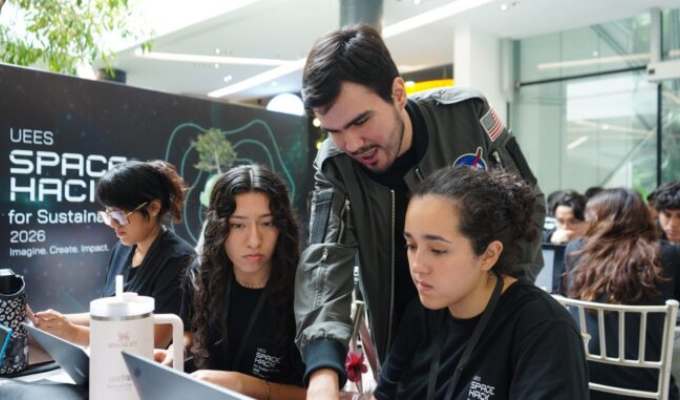 UEES brilla en hackatón internacional y deja en alto a Ecuador