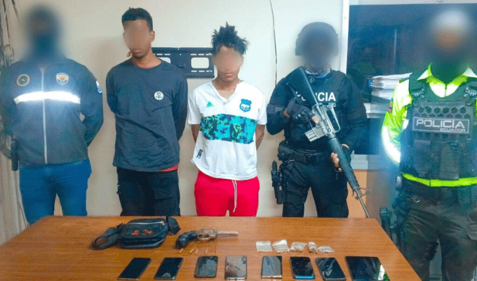 Caen dos presuntos integrantes de Los Choneros en operativo