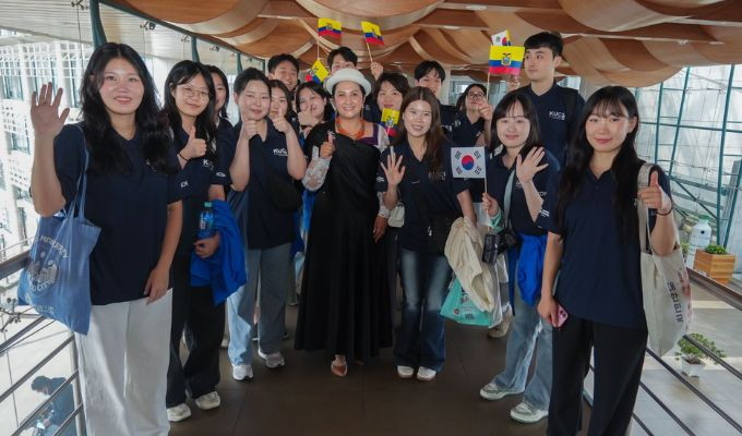 Ambato recibe a voluntarios de Corea del Sur para capacitar a jóvenes