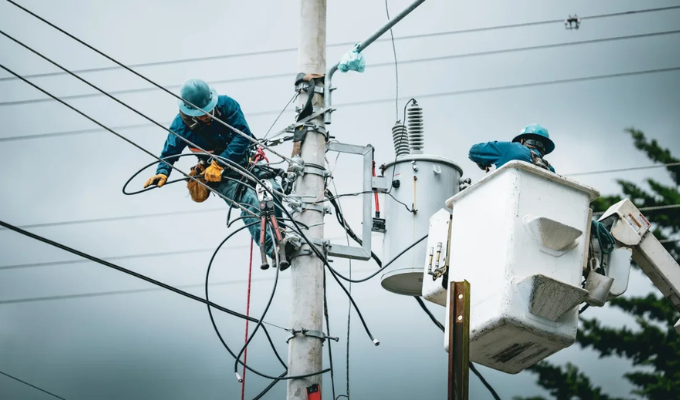 ¿Por qué se va la luz en Guayaquil? CNEL da su versión