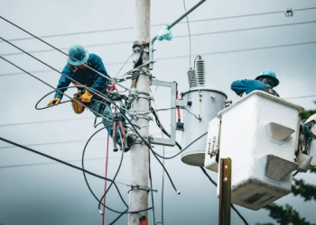 ¿Por qué se va la luz en Guayaquil? CNEL da su versión