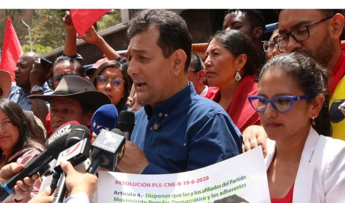 Ecuatorianos descubren afiliaciones políticas que jamás autorizaron