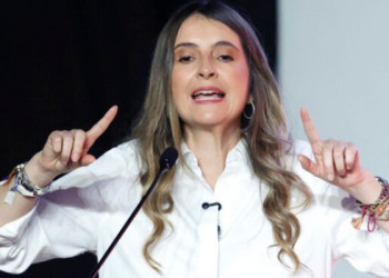 Paloma Valencia aprieta a Petro por su visita reservada a Manta