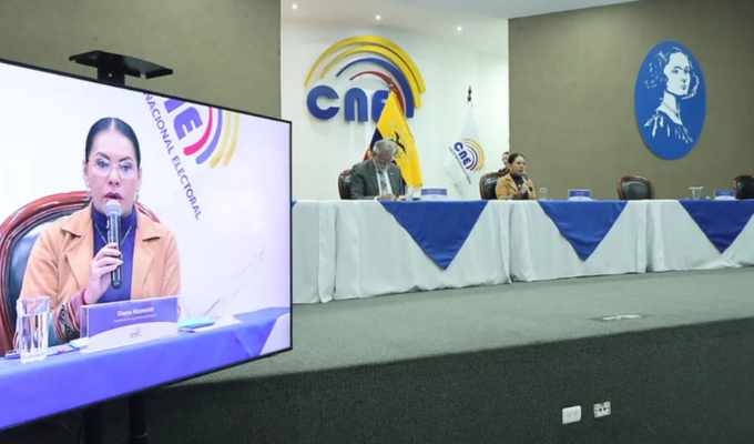 Foro alerta por cancelación de UP y Construye