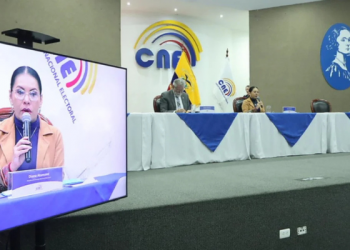 Foro alerta por cancelación de UP y Construye