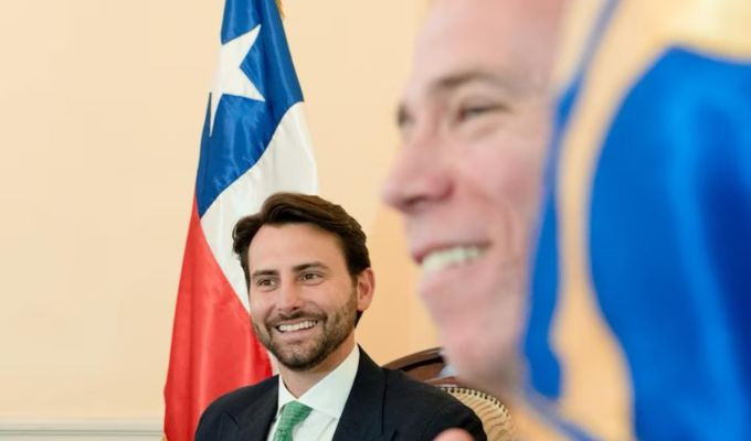 Olsen mueve el tablero y empuja una alianza parlamentaria en la región