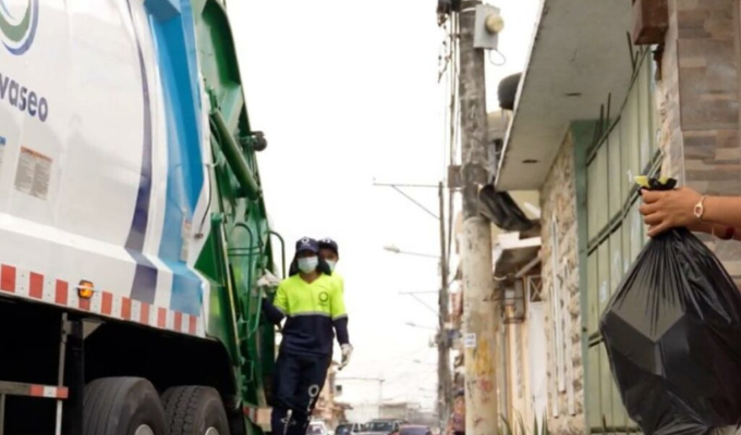 Guayaquil ajusta la recolección de basura por el toque de queda