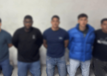 Caen cinco presuntos extorsionadores en Quito tras operativo