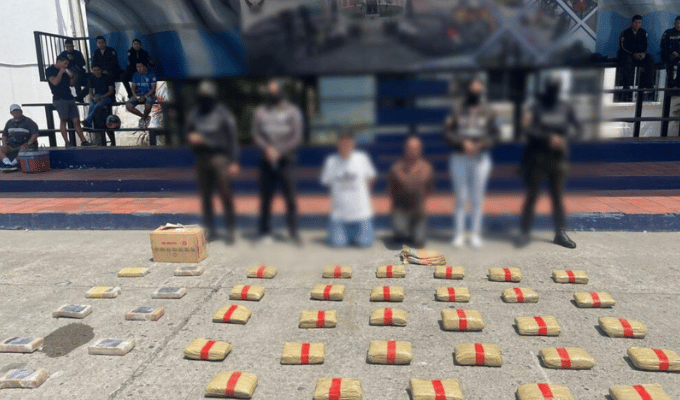 Cae presunto punto de droga en Guayaquil y dos hombres aprehendidos