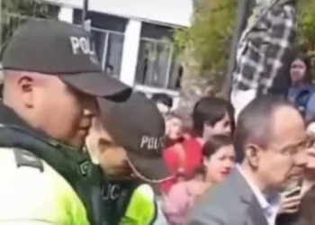 Protesta en la Universidad de Cuenca por visita de la vicepresidenta