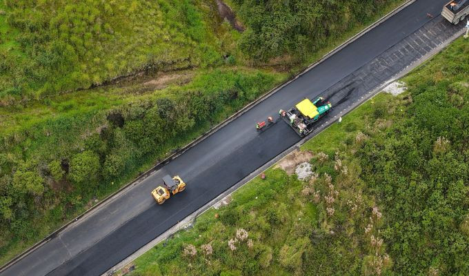 La vía Guayaquil - Riobamba avanza: obra ya llega al 20 %