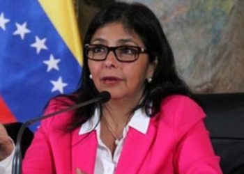 Rodríguez anuncia subida del ingreso mínimo en Venezuela a 240 dólares