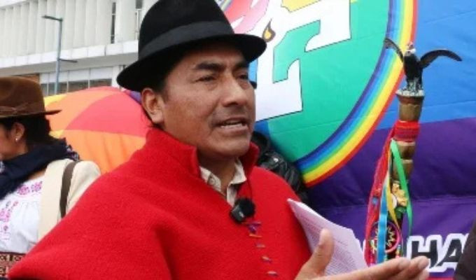 Iza reaparece en Quito, calienta la calle y amenaza sobre un paro