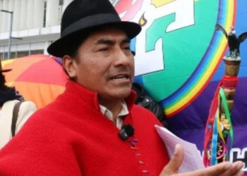 Iza reaparece en Quito, calienta la calle y amenaza sobre un paro