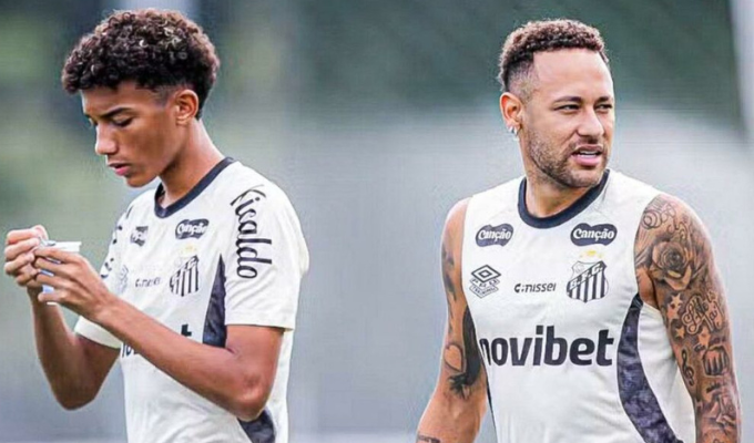 Neymar se pelea con Robinho Jr. en entrenamiento de Santos FC