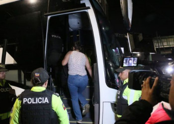 Quito arrancó el toque de queda con persecuciones y 24 detenidos
