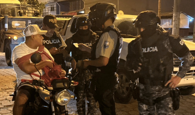Cae arma artesanal en operativos policiales en La Maná