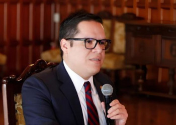José Julio Neira dispara contra Pabel Muñoz por el caos de buses