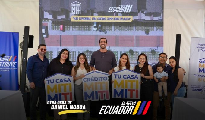 Noboa entrega 10 casas en Quito y empuja el plan Miti Miti