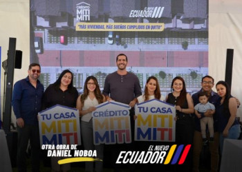 Noboa entrega 10 casas en Quito y empuja el plan Miti Miti
